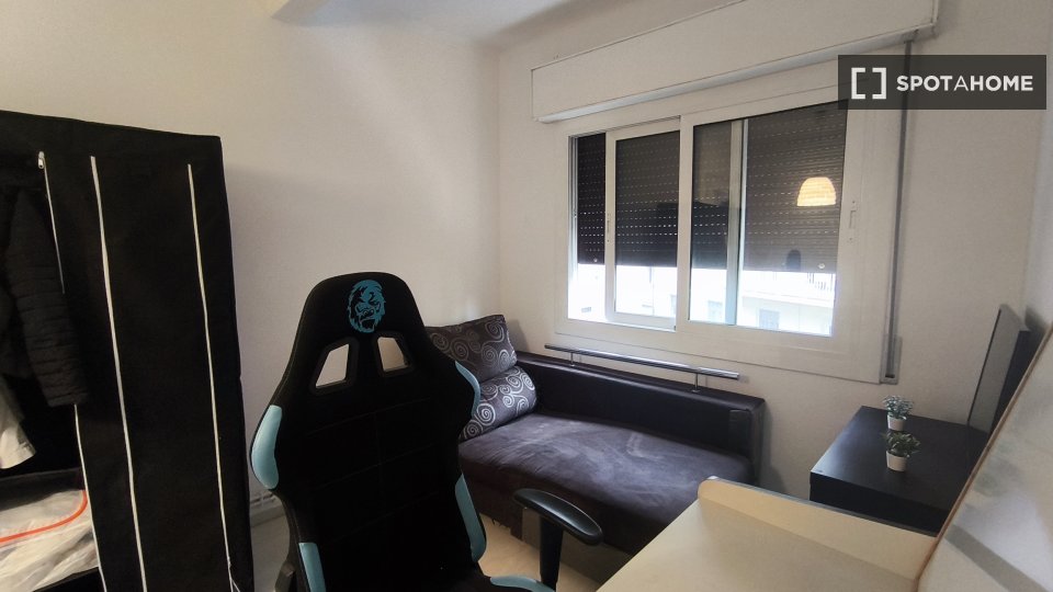 Double room Barcelona, 2 beds, 80m² — photo 1