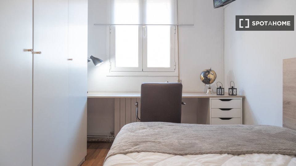 Double room Madrid, 5 beds — photo 5