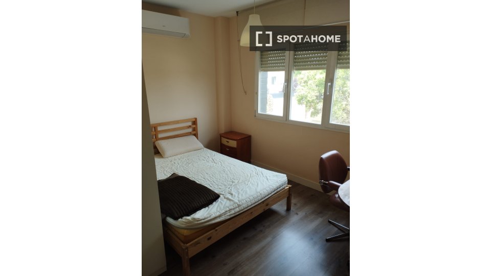Double room Madrid, 15 beds — photo 10