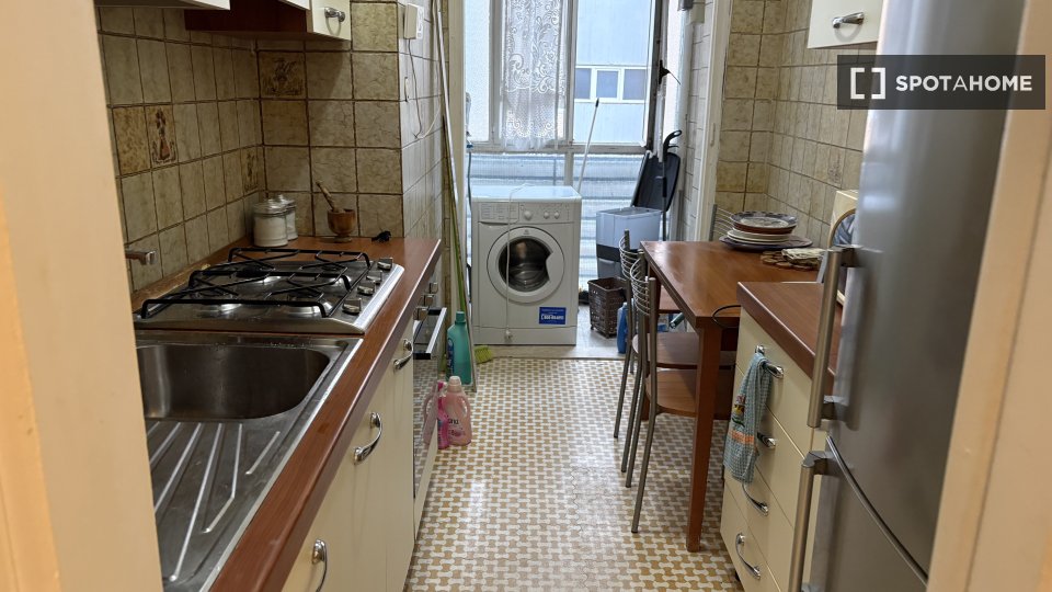 Double room Rome, 3 beds — photo 9