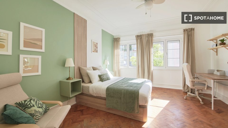 Double room Lisbon, 6 beds — photo 10