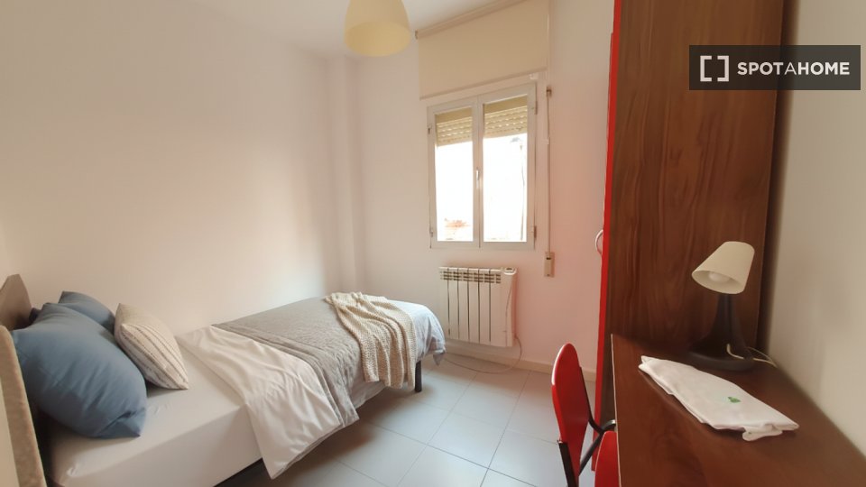Double room Madrid, 4 beds — photo 20
