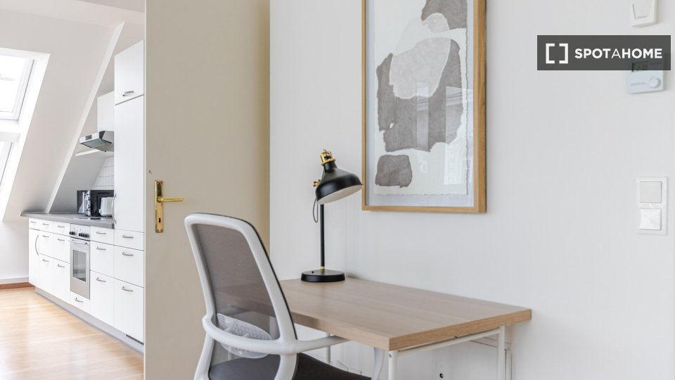 Apartment Vienna, 2 beds, 104m² — photo 2