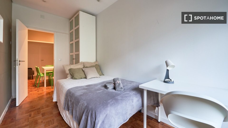 Double room Lisbon, 10 beds — photo 48