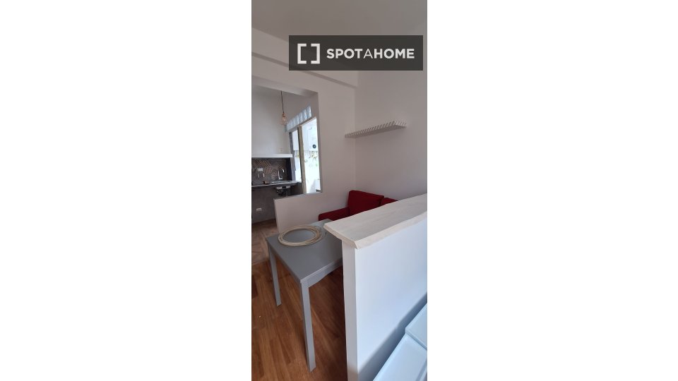 Apartment Rome, 1 bed — photo 13