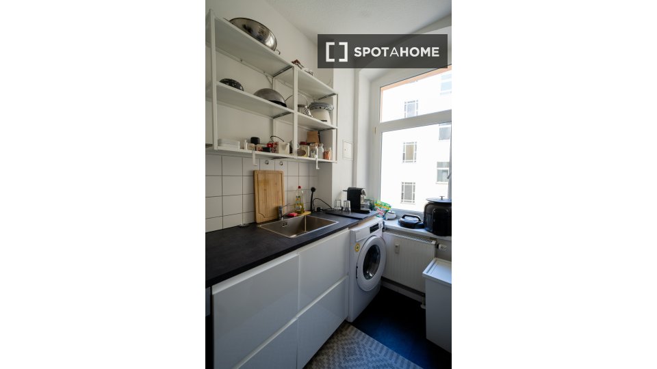 Apartment Berlin, 2 beds, 48m² — photo 3