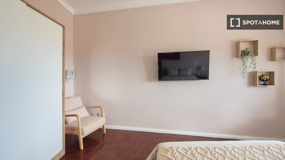 Double room Lisbon, 4 beds — photo 28