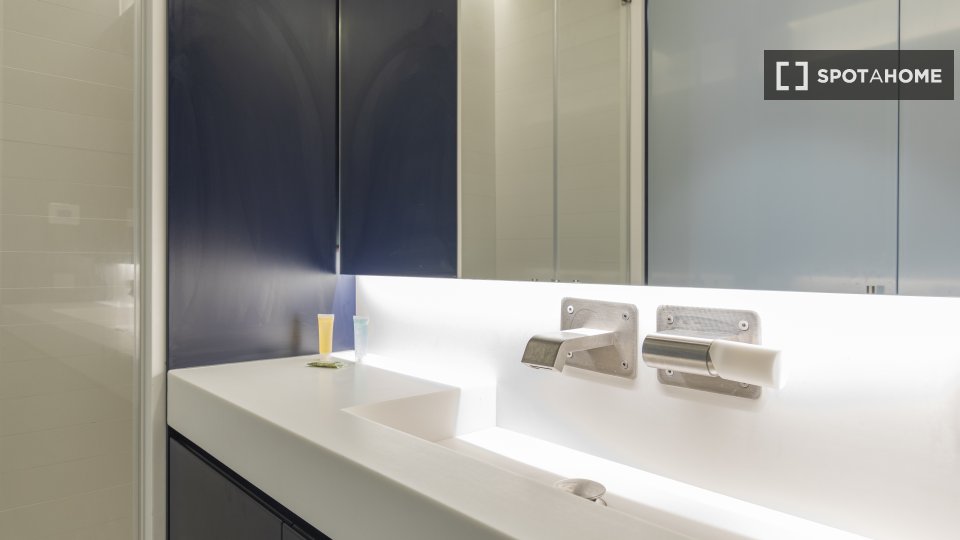 Apartment Lisbon, 2 beds — photo 19