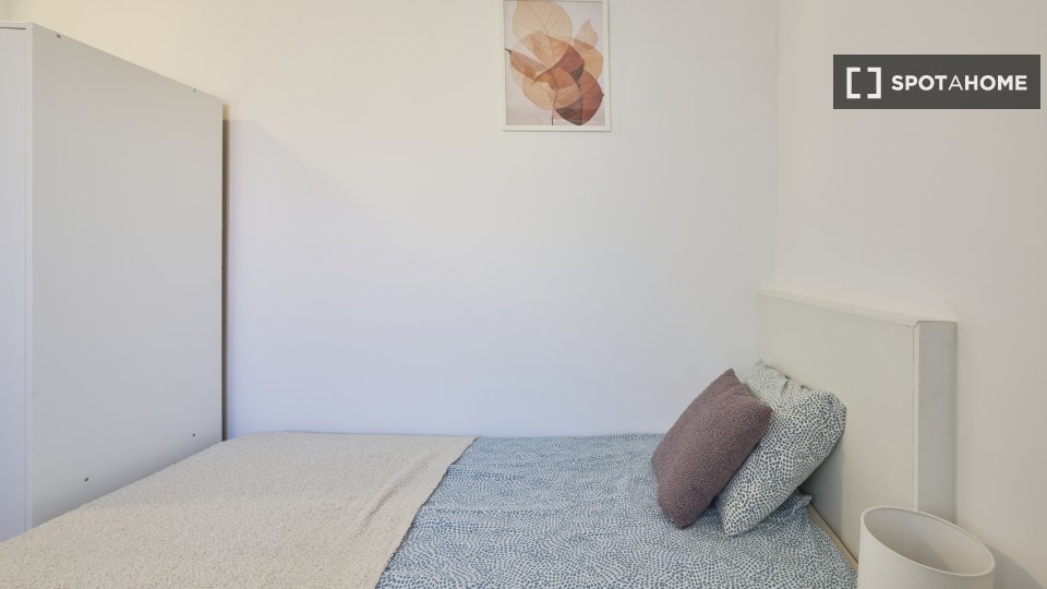 Double room Lisbon, 11 beds — photo 32
