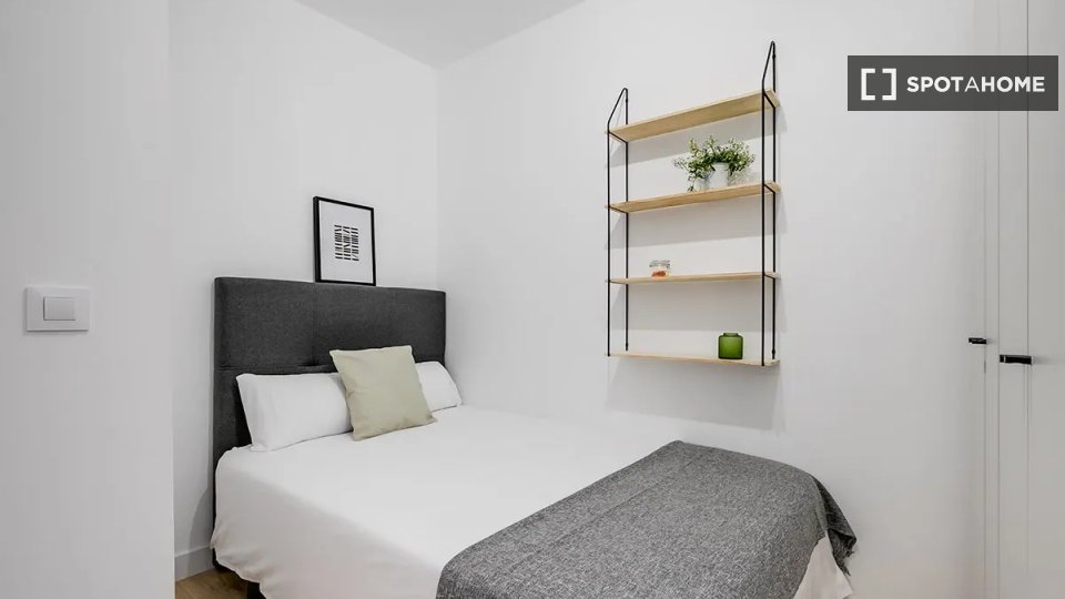 Double room Madrid, 11 beds — photo 8