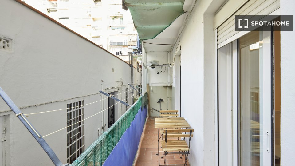 Apartment Barcelona, 3 beds, 71m² — photo 14