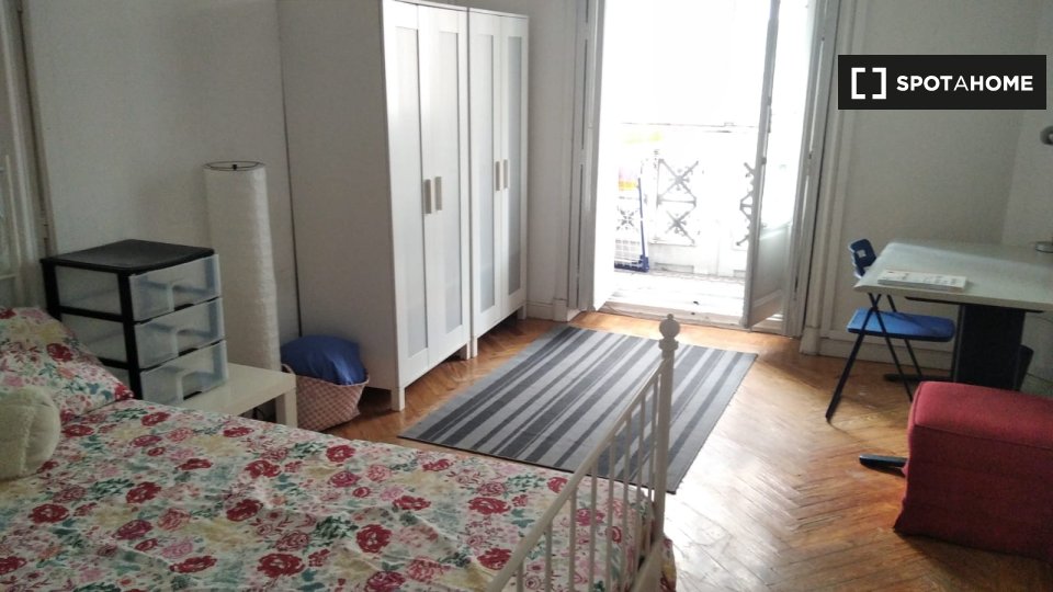 Double room Madrid, 9 beds — photo 15