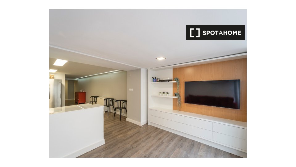 Apartment mono Lisbon, 110m² — photo 13
