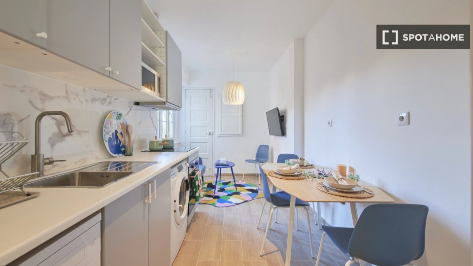 Double room Lisbon, 6 beds — photo 11