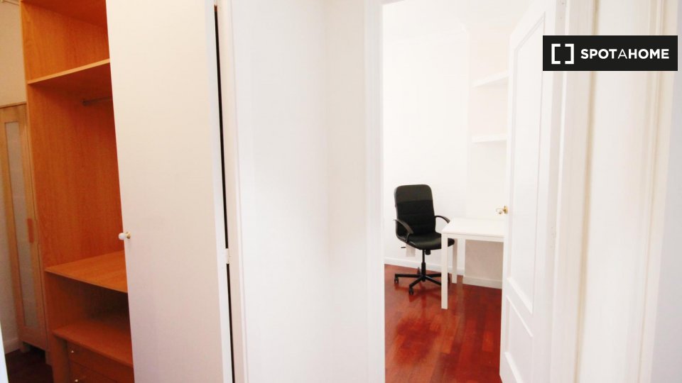 Shared apartment room for rent in Barcelona - in Barcelona