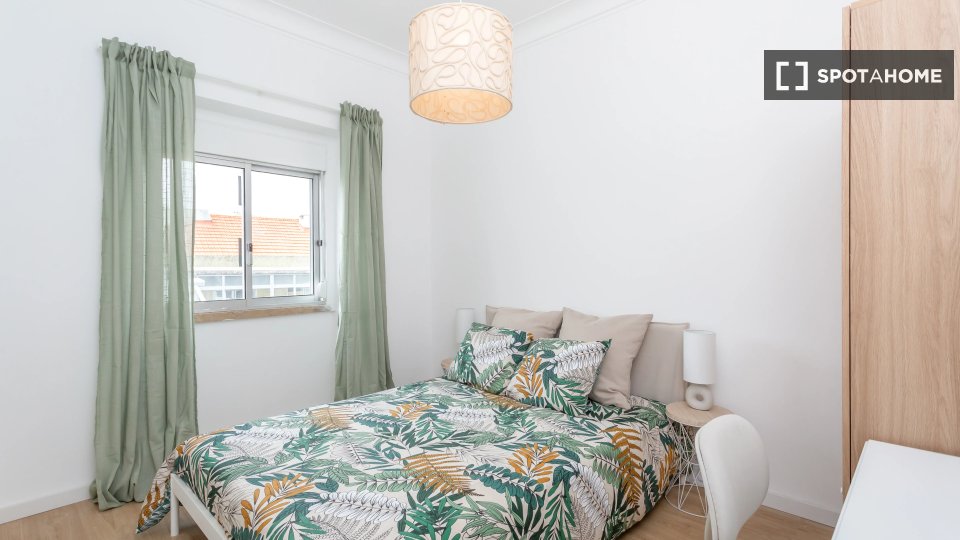 Double room Lisbon, 5 beds — photo 18