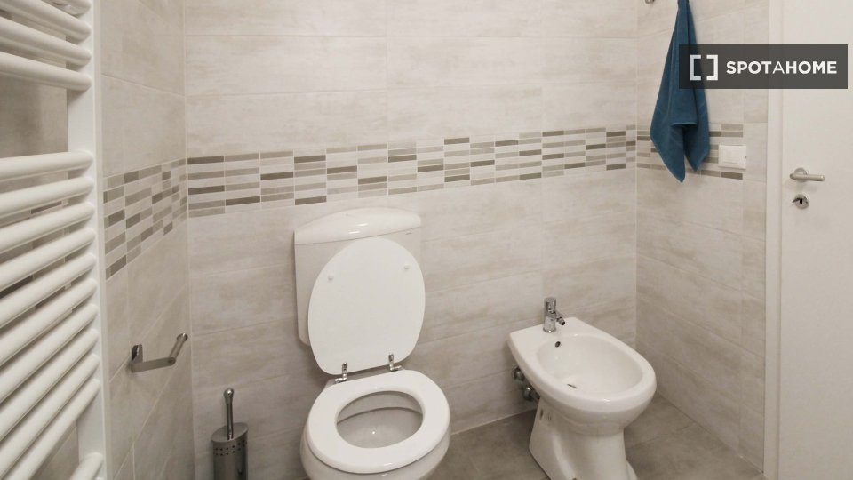 Double room Bologna, 4 beds — photo 13