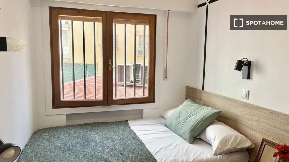 Double room Madrid, 6 beds — photo 8