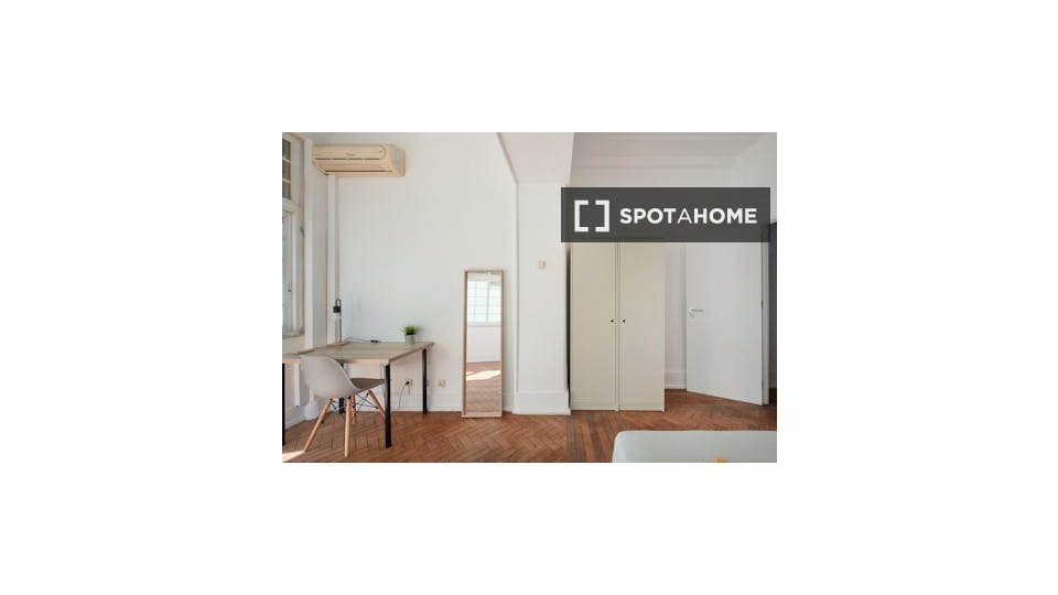 Double room Lisbon, 7 beds — photo 15