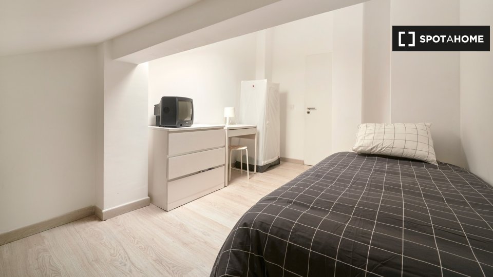 Double room Lisbon, 9 beds — photo 2