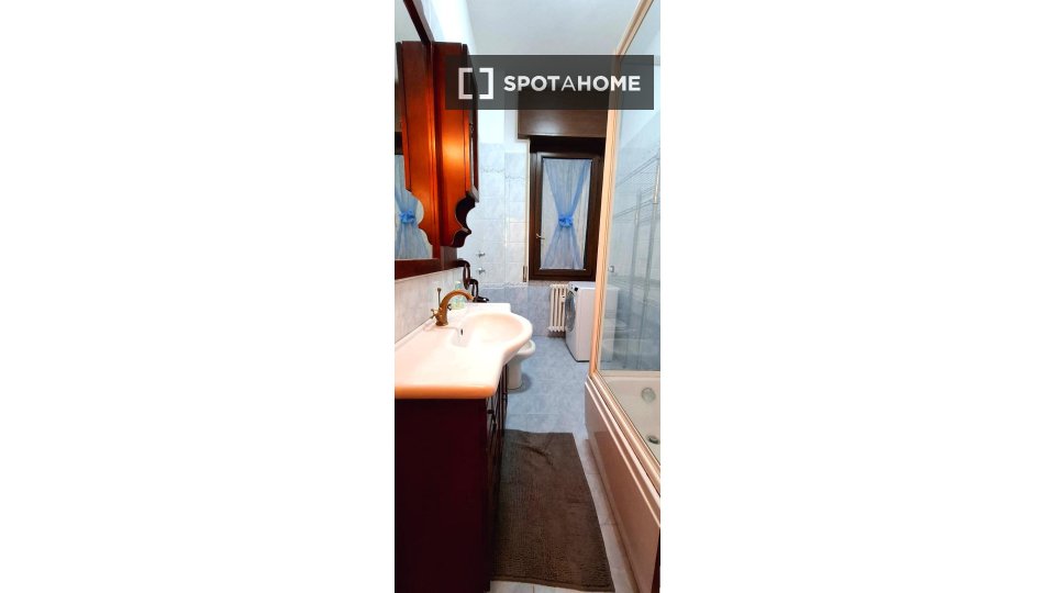 Double room Milan, 1 bed, 80m² — photo 9