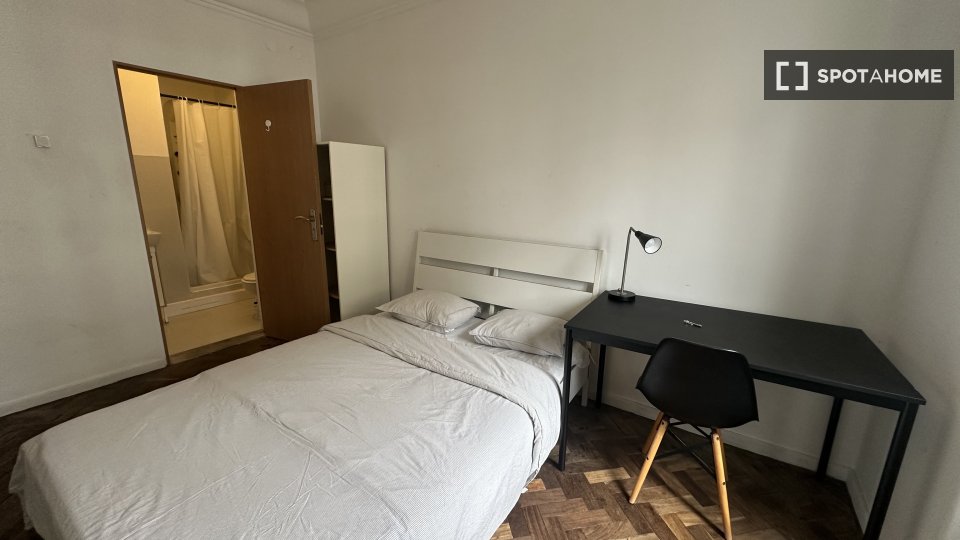 Double room Lisbon, 7 beds — photo 20