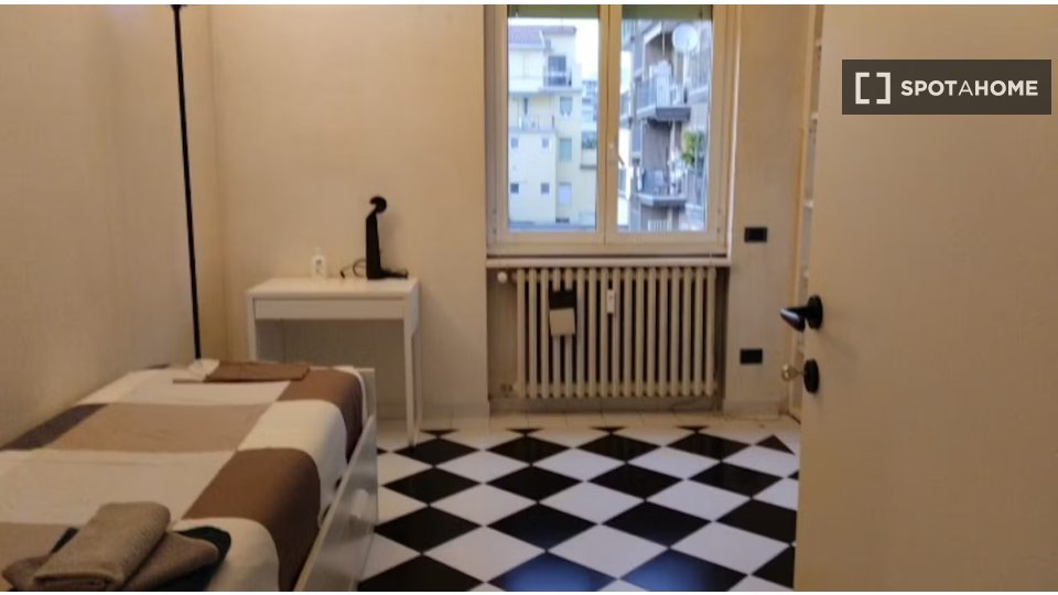 Double room Milan, 2 beds — photo 4