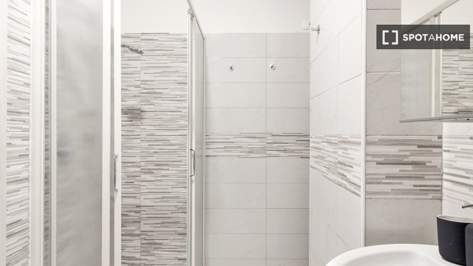 Double room Milan, 6 beds, 142m² — photo 2