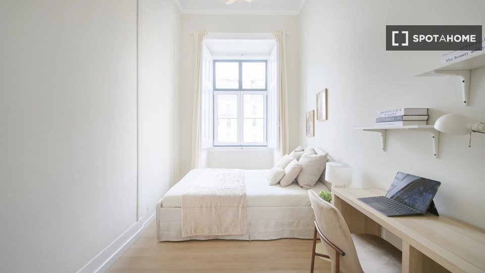Double room Lisbon, 9 beds — photo 10
