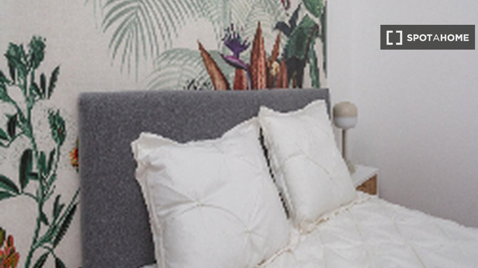 Double room Lisbon, 6 beds — photo 15