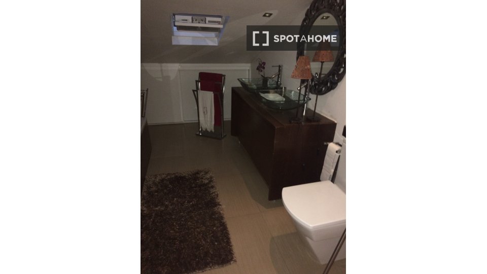 Apartment Lisbon, 4 beds, 140m² — photo 10