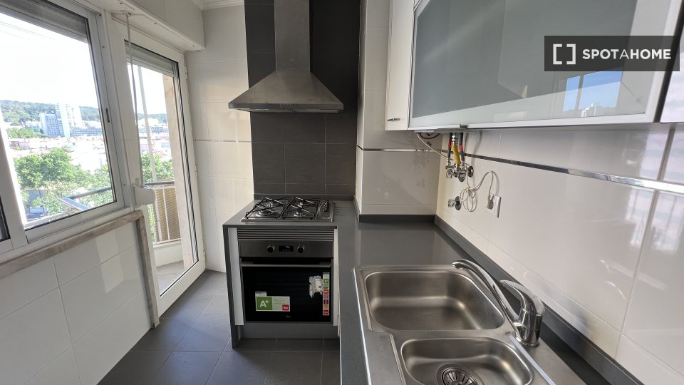Apartment Lisbon, 1 bed, 79m² — photo 10