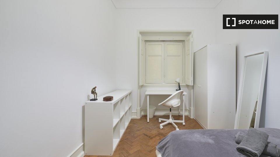 Double room Lisbon, 12 beds — photo 17