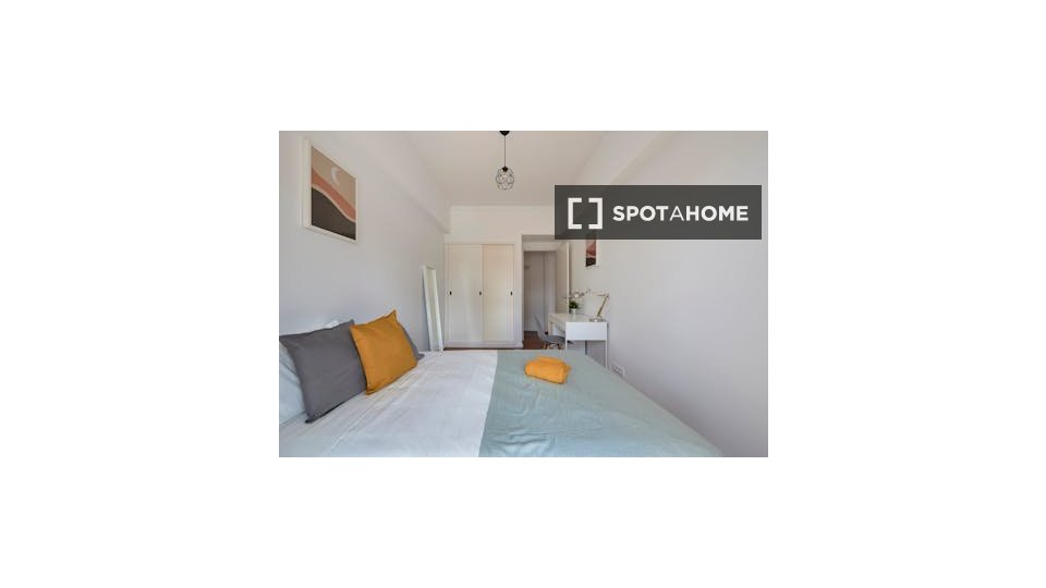 Double room Lisbon, 6 beds — photo 3