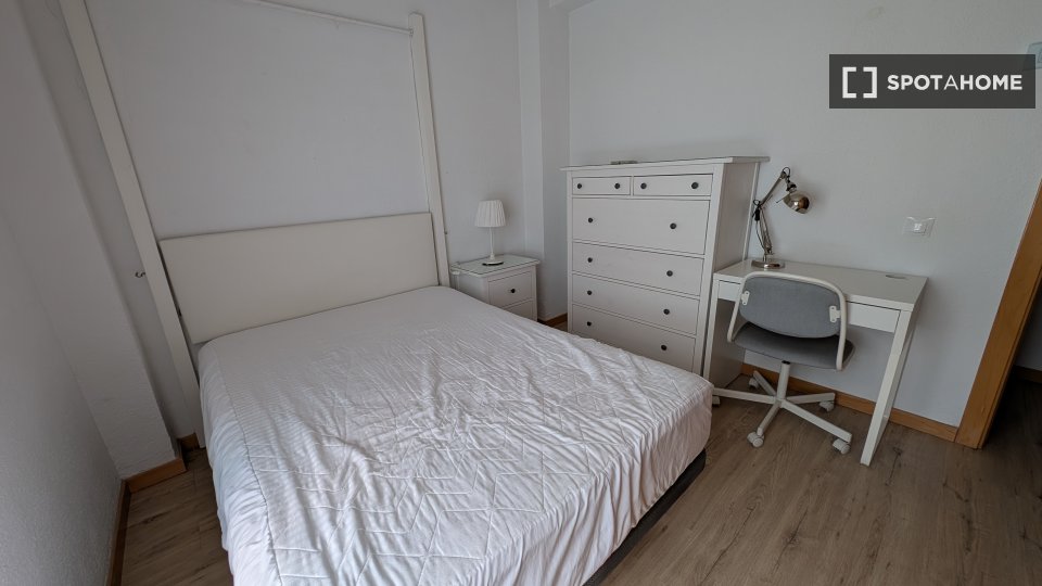 Double room Madrid, 4 beds, 90m² — photo 57