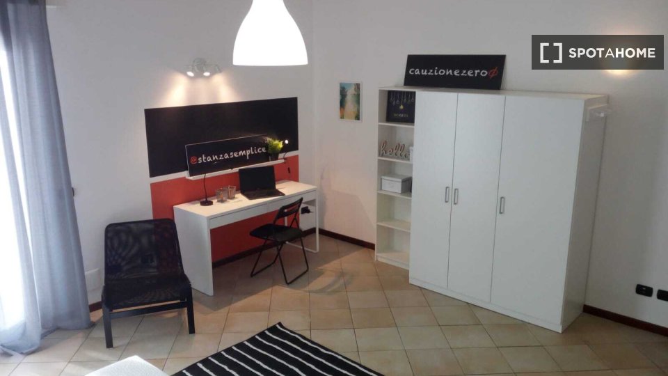 Double room Brescia, 3 beds — photo 12