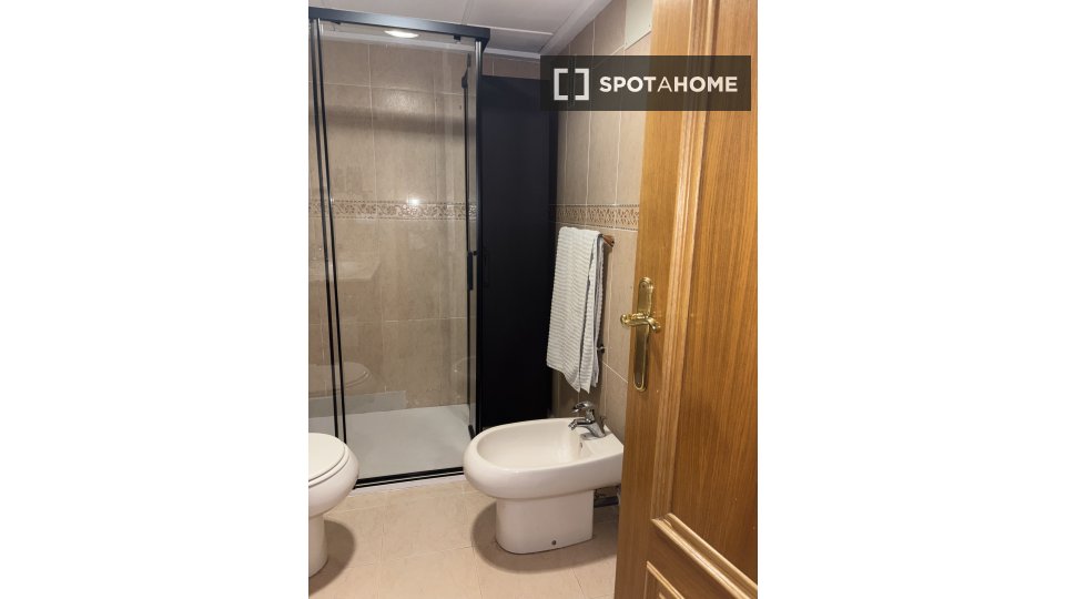 Chambre double Valence, 3 chambres, 130m² — photo 5