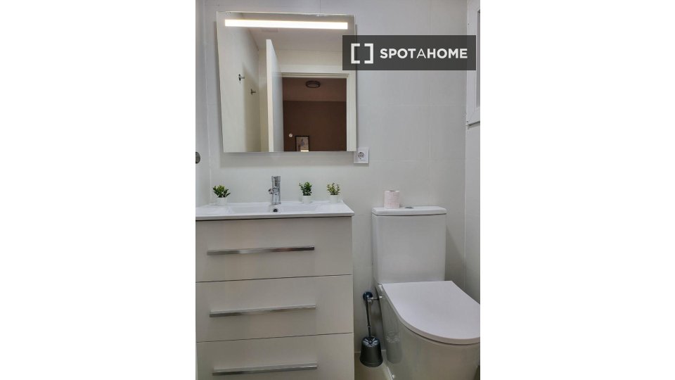 Double room Alicante, 5 beds, 120m² — photo 13