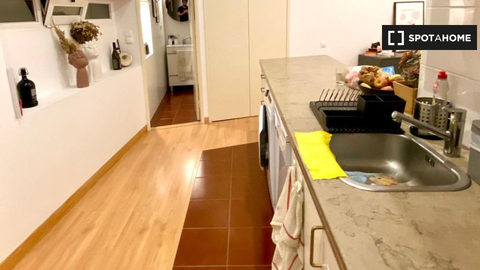 Double room Lisbon, 2 beds, 80m² — photo 14