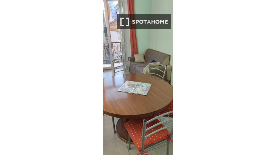 Double room Naples, 5 beds, 120m² — photo 4