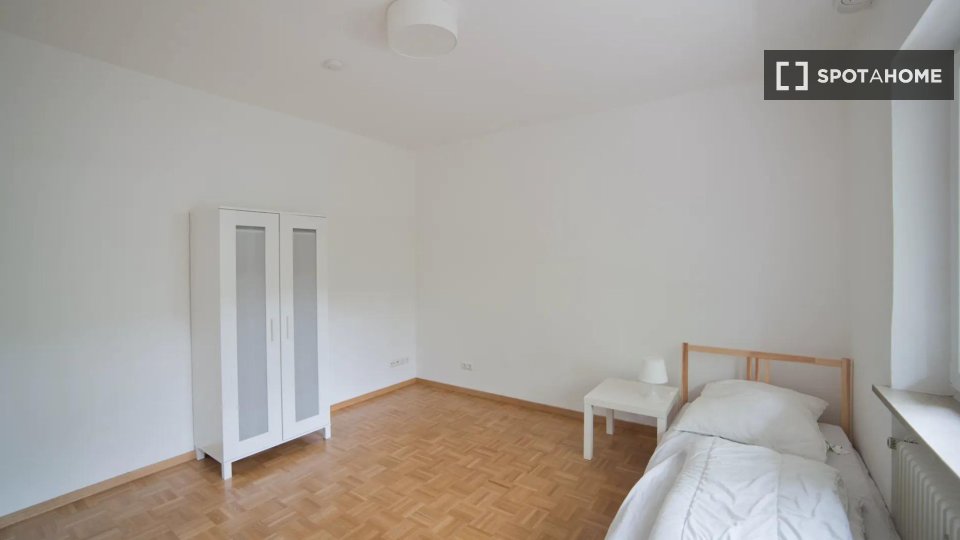 Double room Munich, 4 beds, 100m² — photo 9