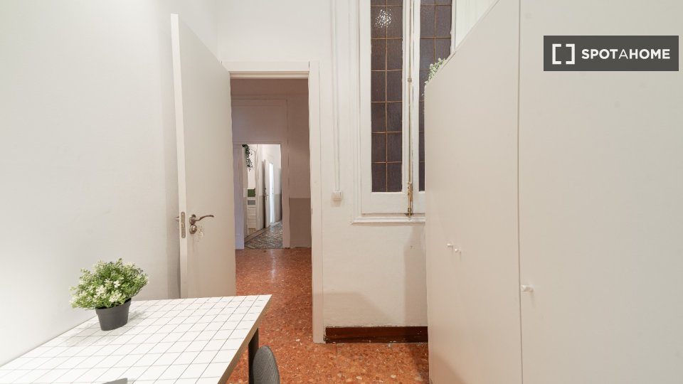 Double room Barcelona, 10 beds, 180m² — photo 8