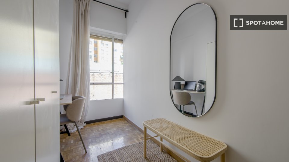 Double room Madrid, 8 beds — photo 17