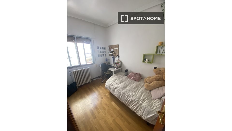 Double room Valladolid, 1 bed, 80m² — photo 1