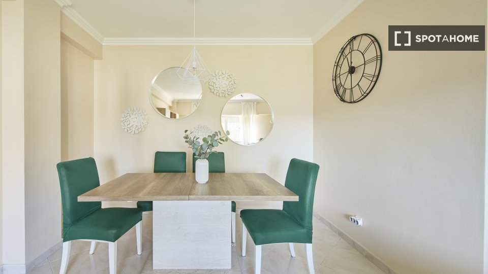 Apartment Lisbon, 2 beds, 90m² — photo 9