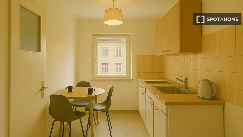 Double room Berlin, 4 beds, 75m² — photo 2