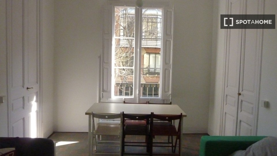 Double room Barcelona, 5 beds, 100m² — photo 4