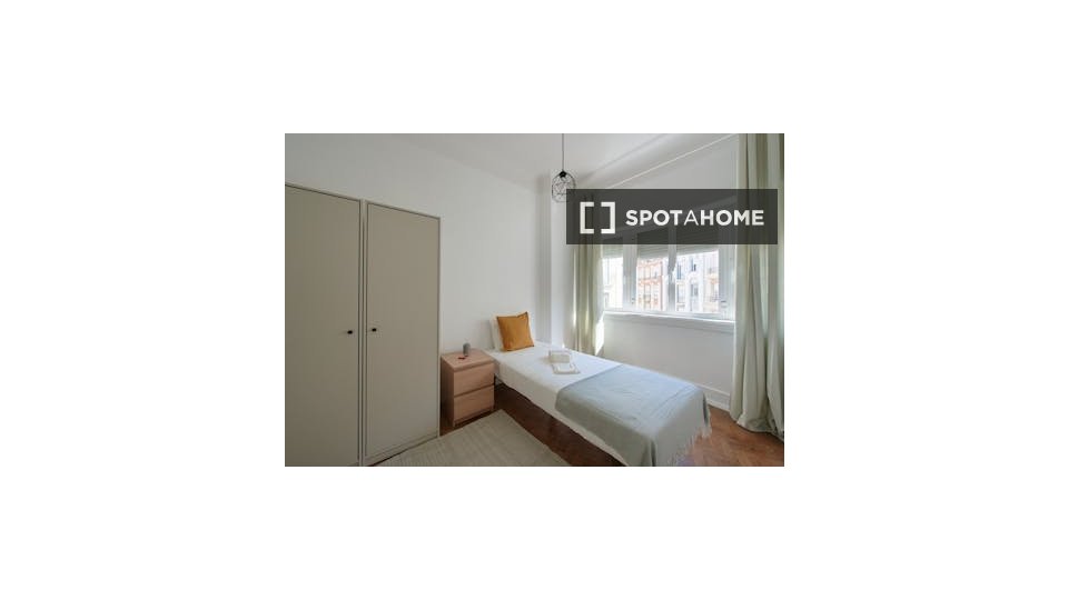 Double room Lisbon, 7 beds — photo 12