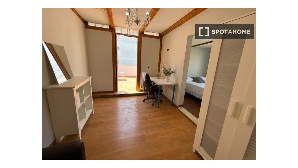 Double room Seville, 12 beds, 300m² — photo 5