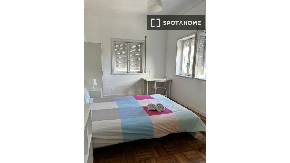 Double room Porto, 11 beds, 380m² — photo 8